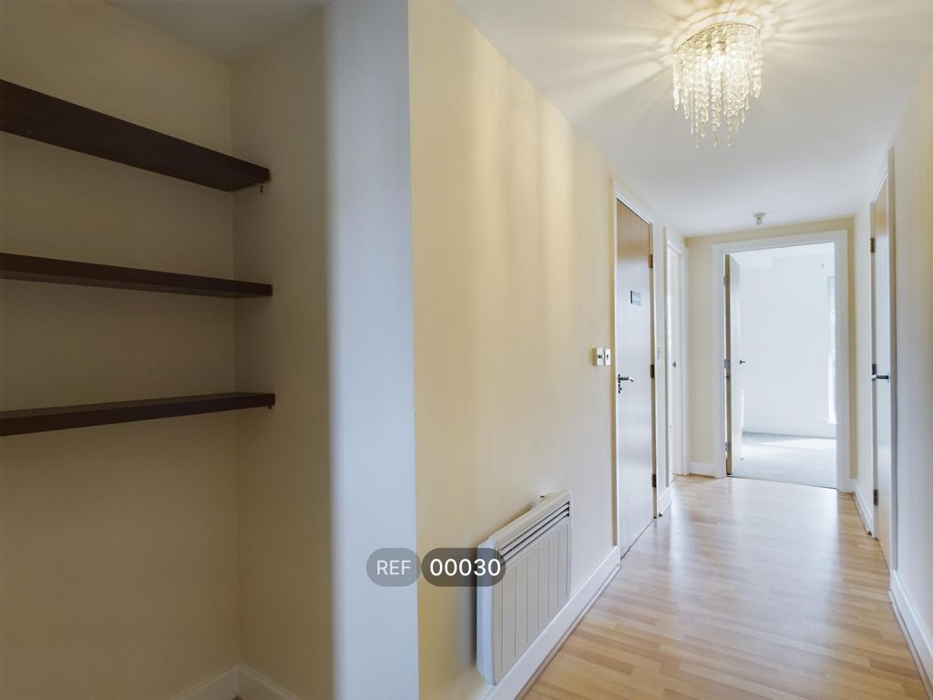 Property photo 2 of 16 Hallway
