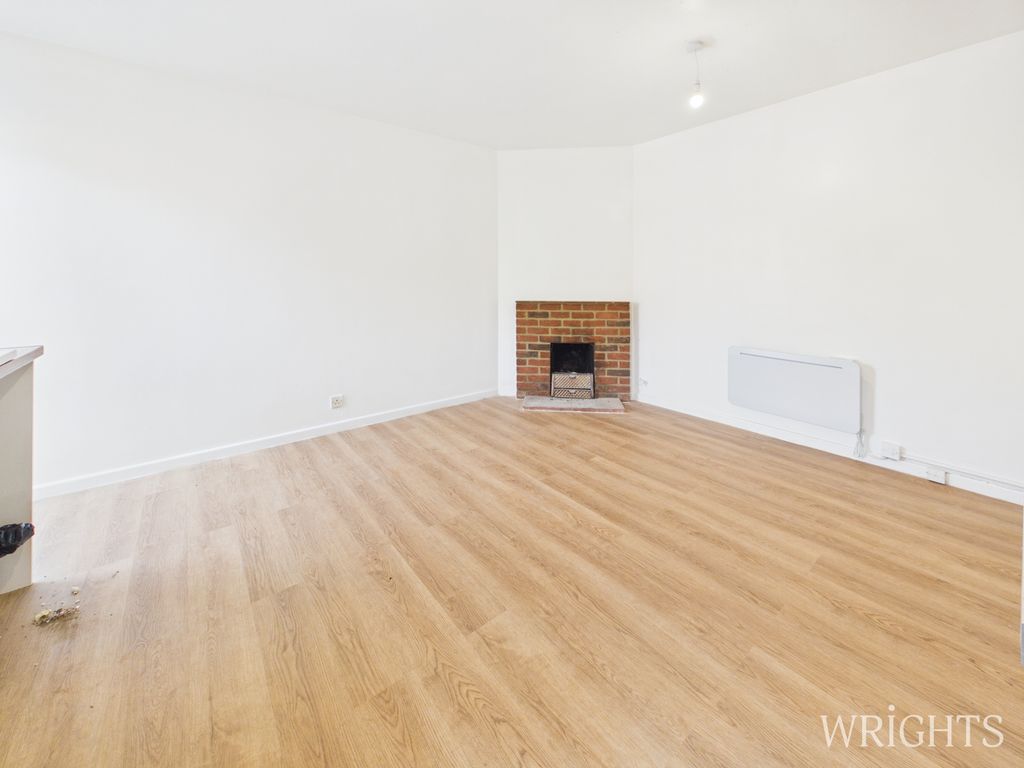 Property photo 2 of 16 Cam05659G0-Pr0222-Still001