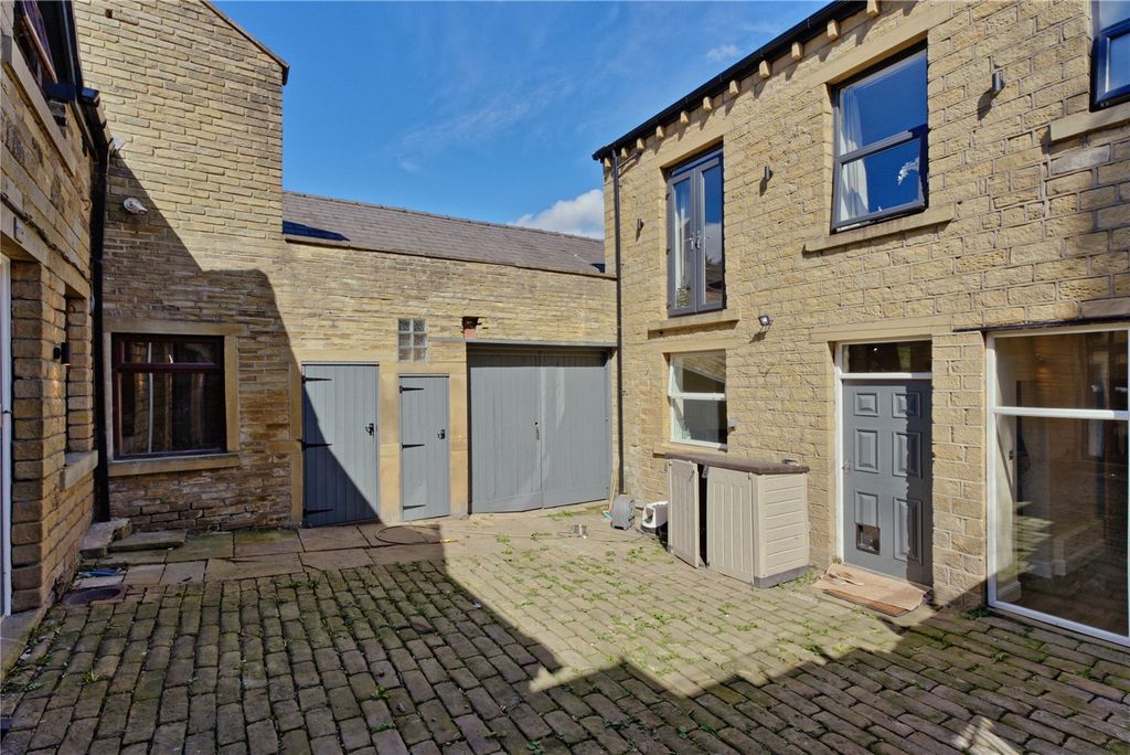 Property photo 3 of 39 Picture No. 52