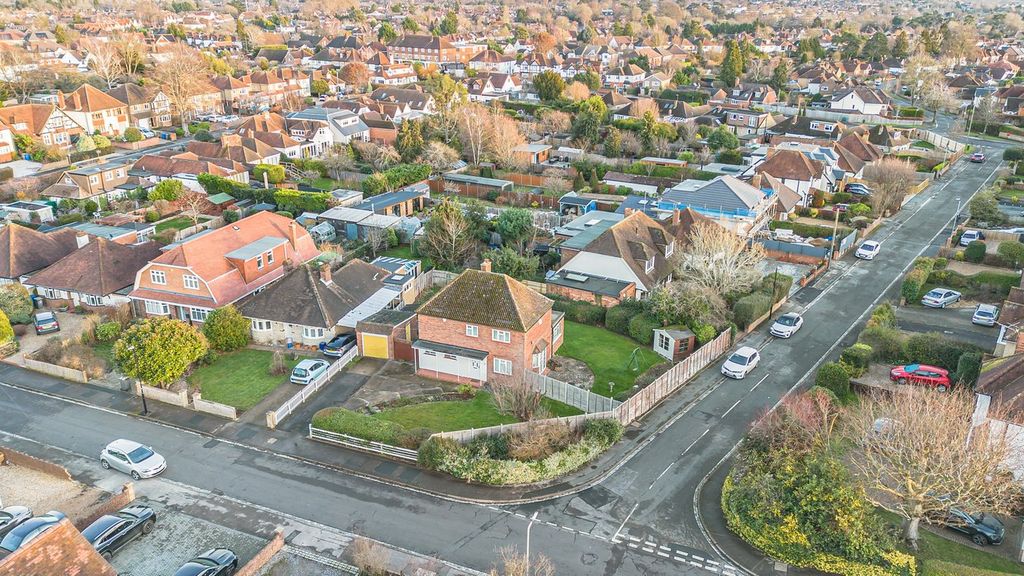 Property photo 2 of 18