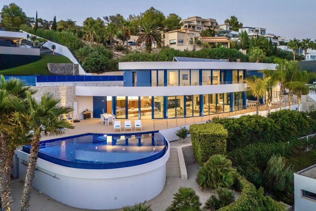 Property photo 1 of 13 Magnificient Sea View Villa 480M²