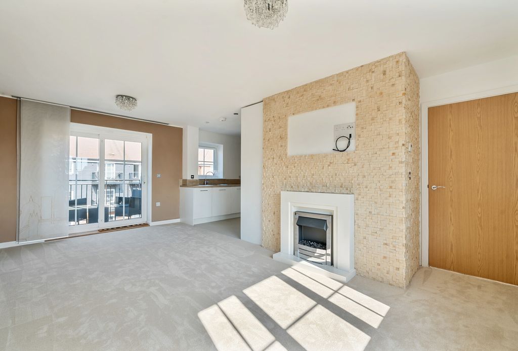 Property photo 3 of 16 6-6823142E47A57-1...
