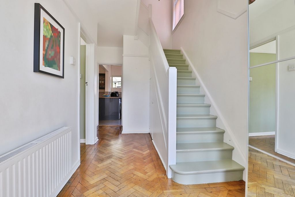 Property photo 3 of 22 Pbox-Img.Jpg