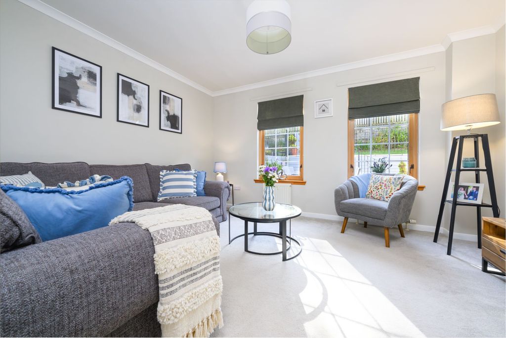 Property photo 2 of 40