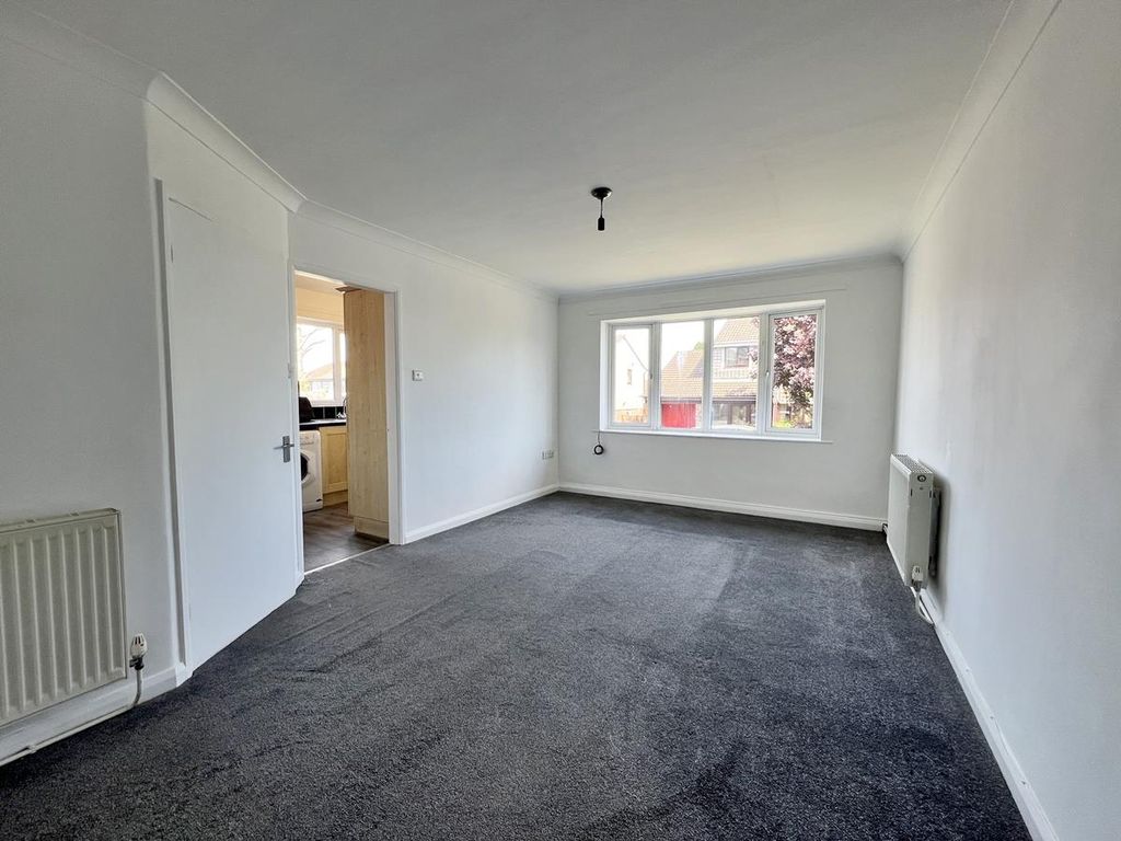 Property photo 3 of 18 3.Jpeg