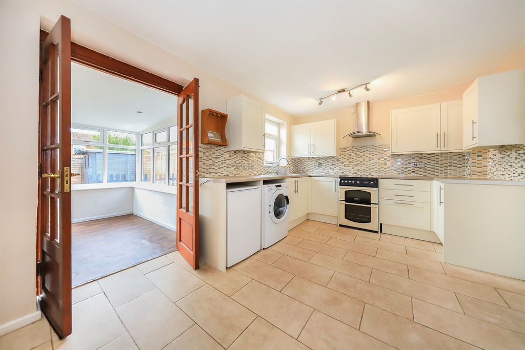 Property photo 2 of 16