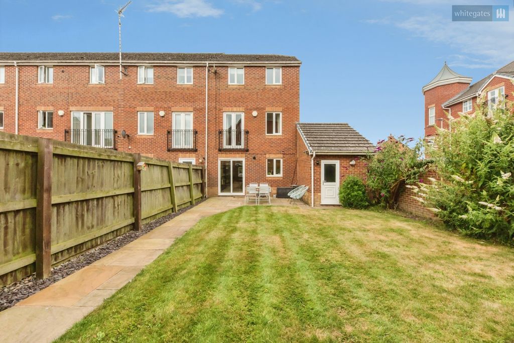 Property photo 3 of 25 Pbox-Img.Jpg