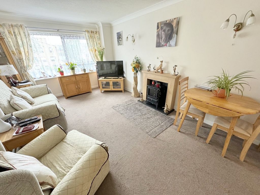 Property photo 3 of 14