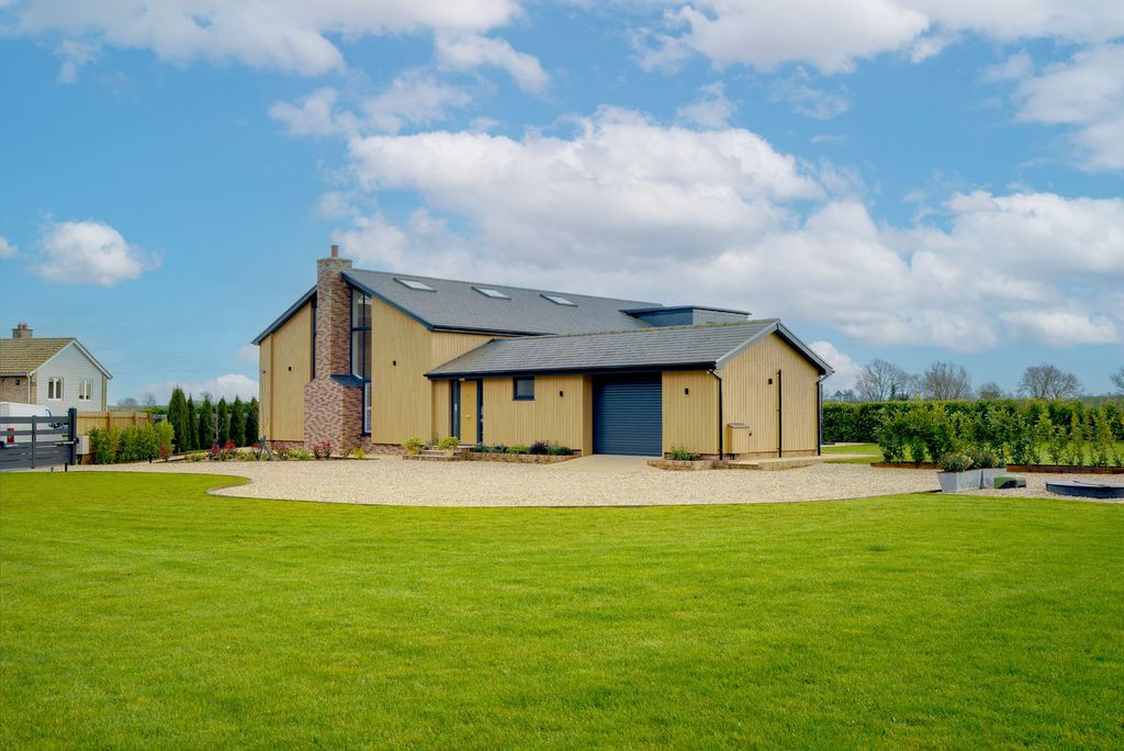 Property photo 1 of 25