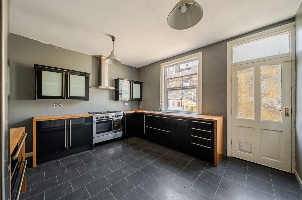 Property photo 3 of 20 1503006-12-6A7B37...