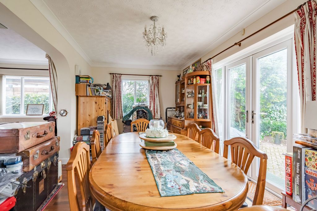 Property photo 3 of 34