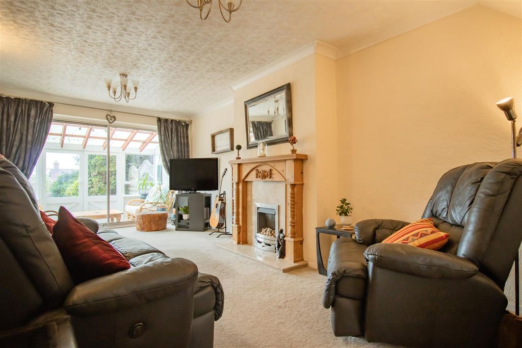 Additional image 5 of 3 bed semi-detached house for saleHolywell Road, Southam CV47