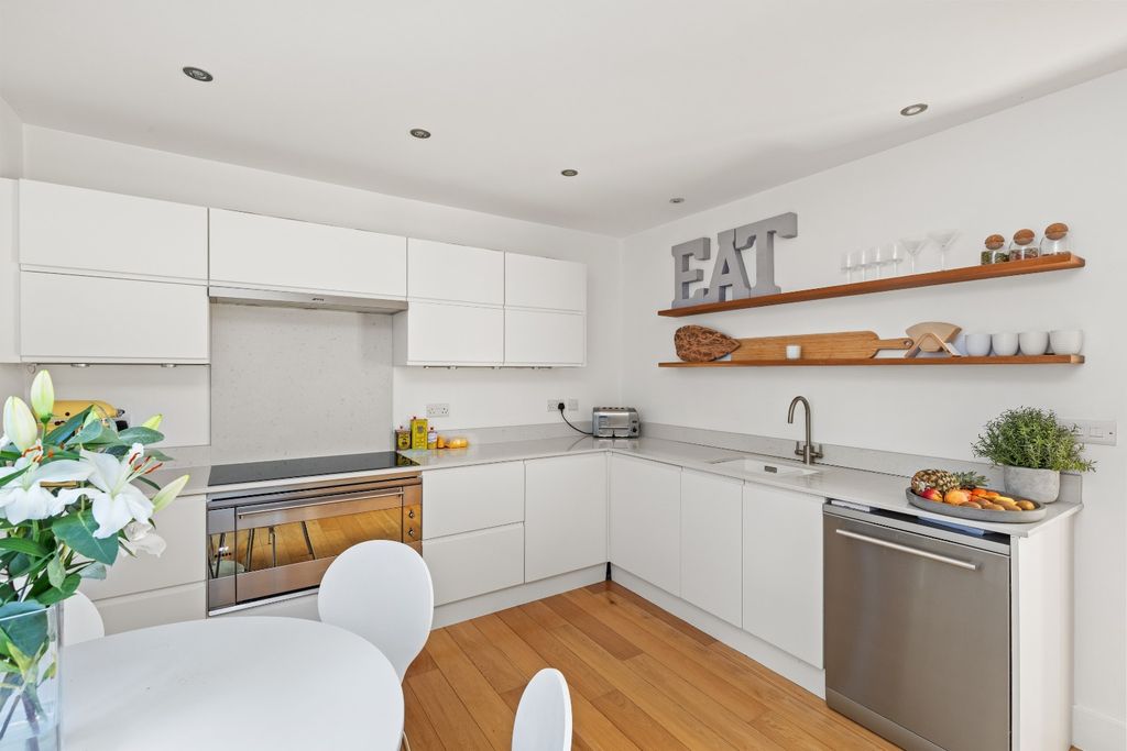 Property photo 3 of 37 6105555