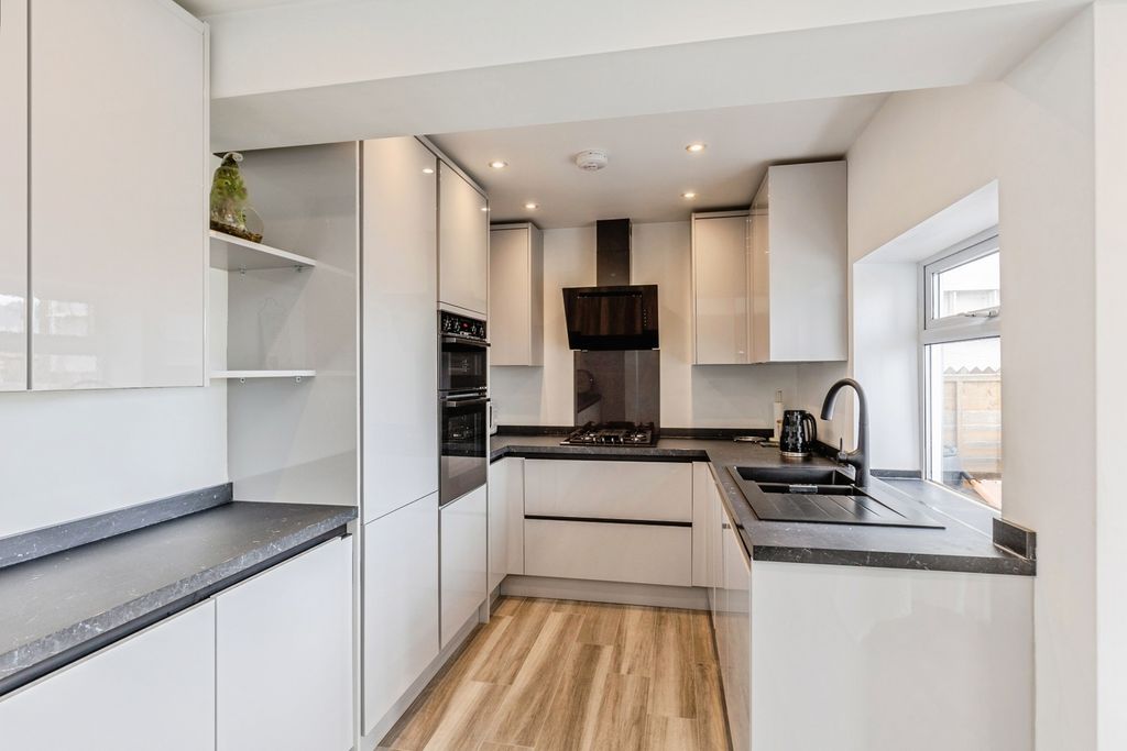 Property photo 2 of 17 Pbox-Img.Jpg