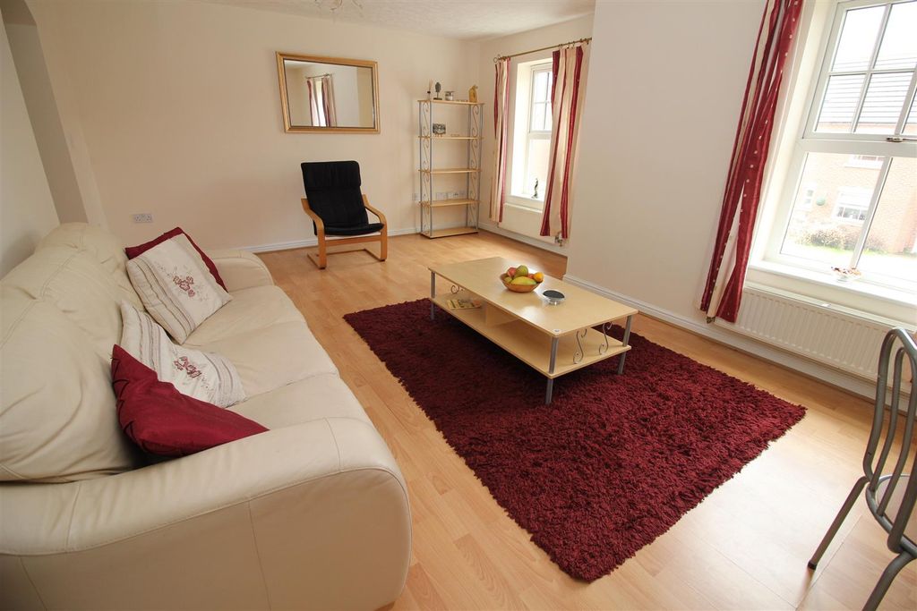 Property photo 3 of 8