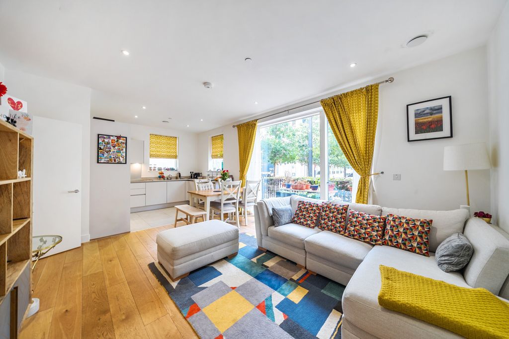 Property photo 2 of 16 12-6Aba13A42c04d-...