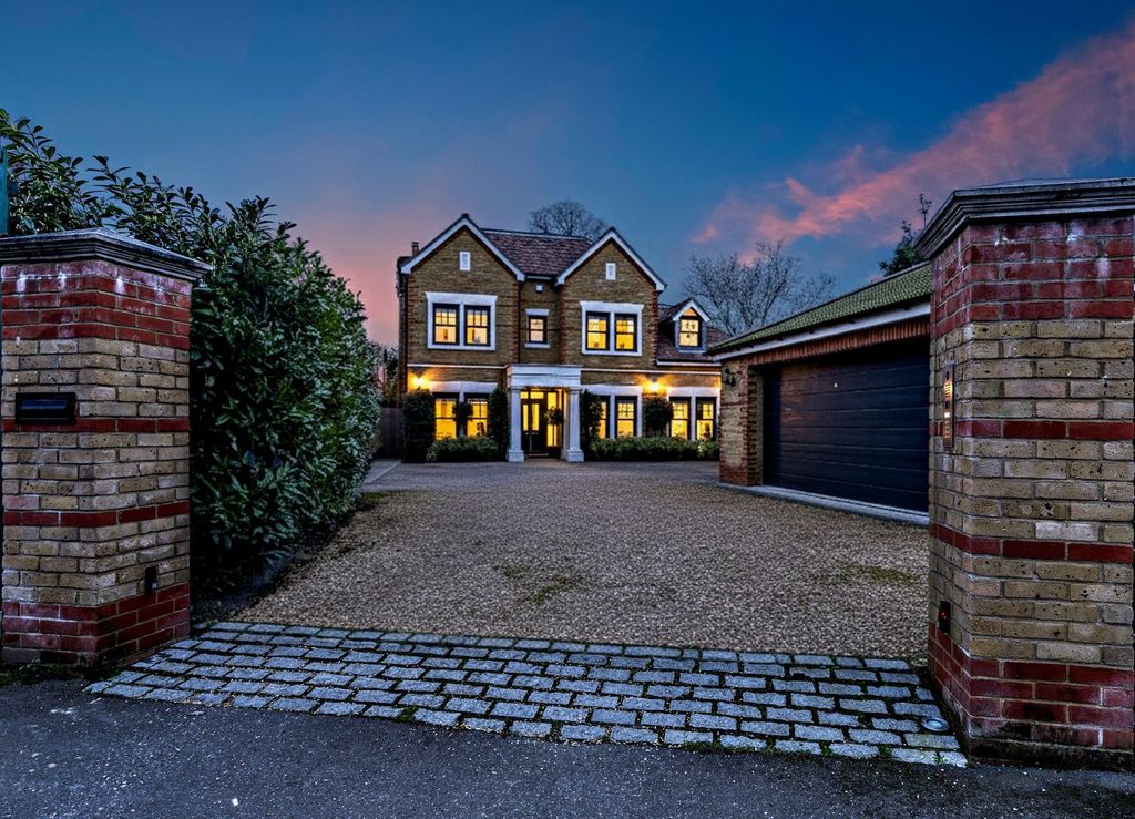 Property photo 1 of 20 Twilight Front