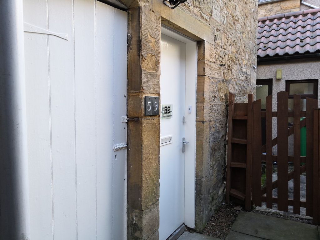 Property photo 2 of 11 Flat Entrance