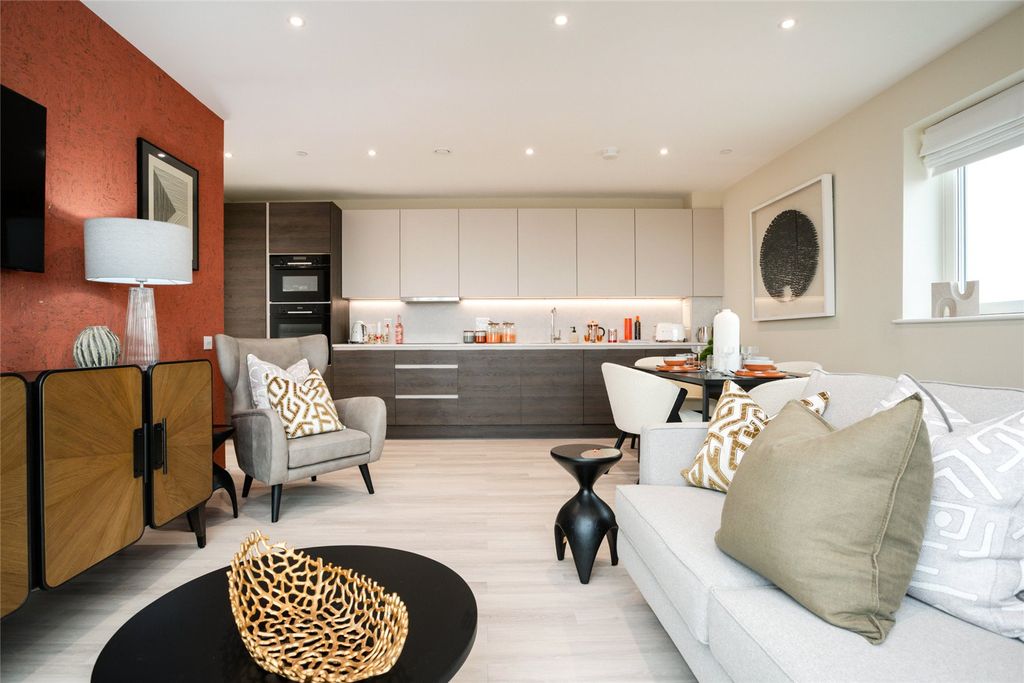 Property photo 1 of 6 Living/Kitchen