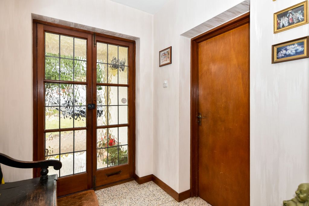 Property photo 2 of 40 Picture No. 09