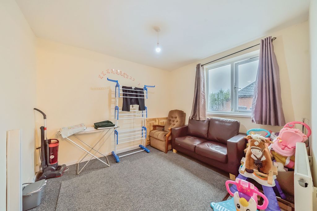 Property photo 2 of 12
