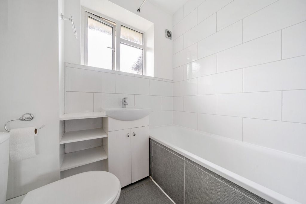 Property photo 3 of 12 Picture No. 16