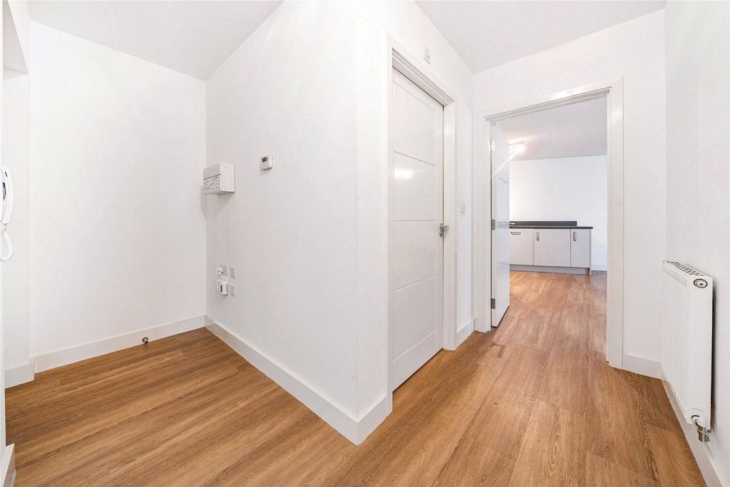 Additional image 10 of 2 bed flat for saleArmistice Gardens, Centenary Way, Penzance, Cornwall TR18