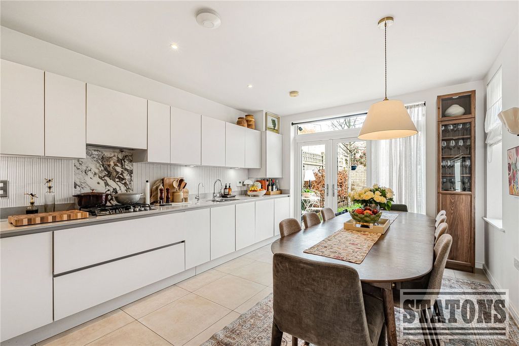 Property photo 3 of 32 Picture No. 04