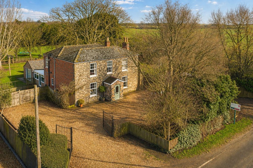 Property photo 1 of 25