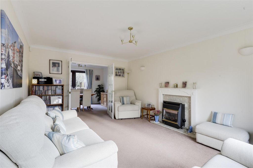 Property photo 3 of 20 779.Jpg