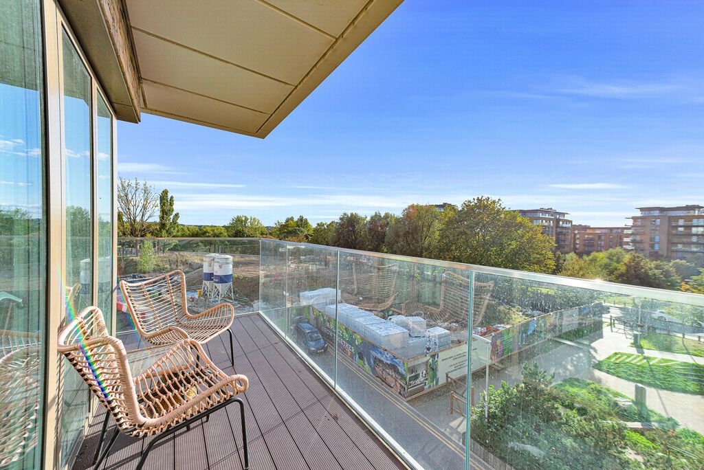 Property photo 3 of 14 Balcony