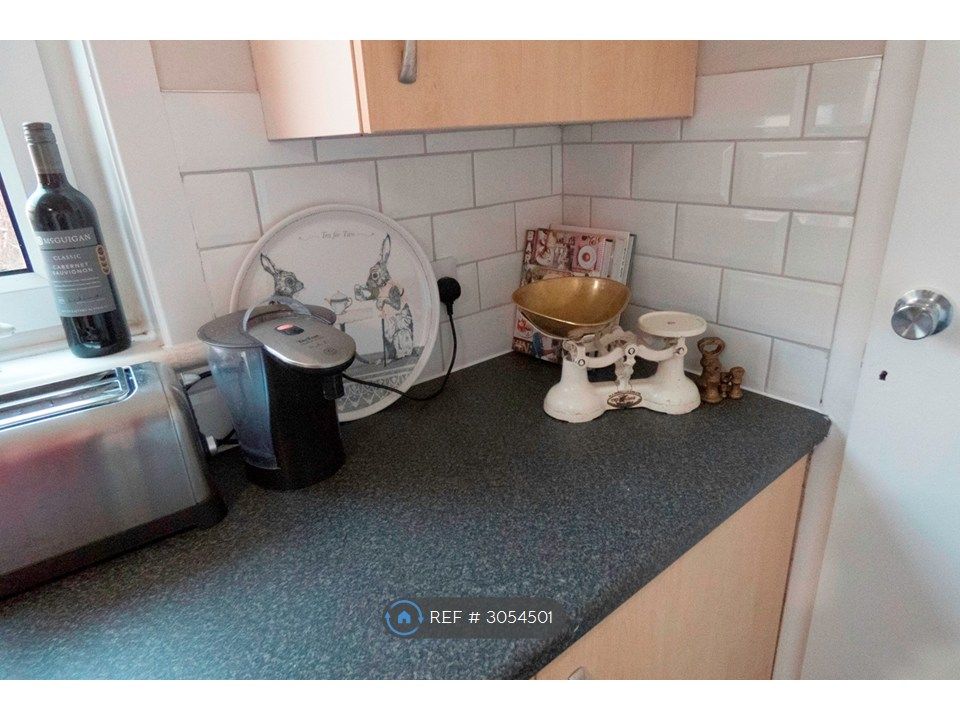 Property photo 3 of 14 Kitchen