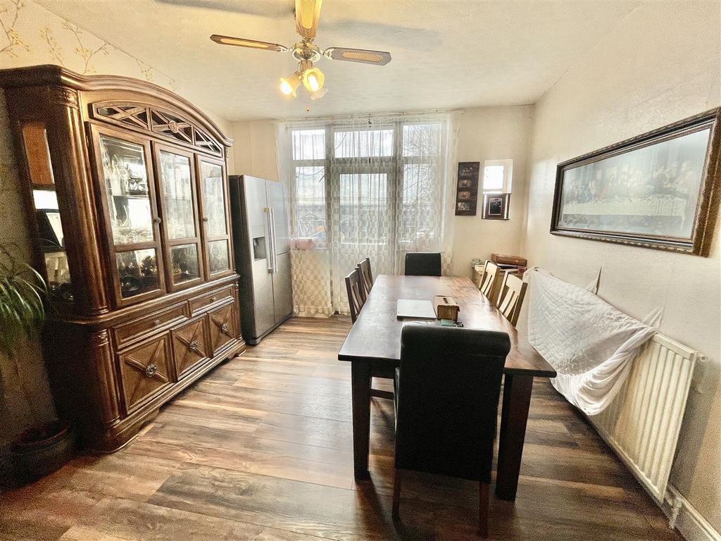 Property photo 3 of 15 Schools: