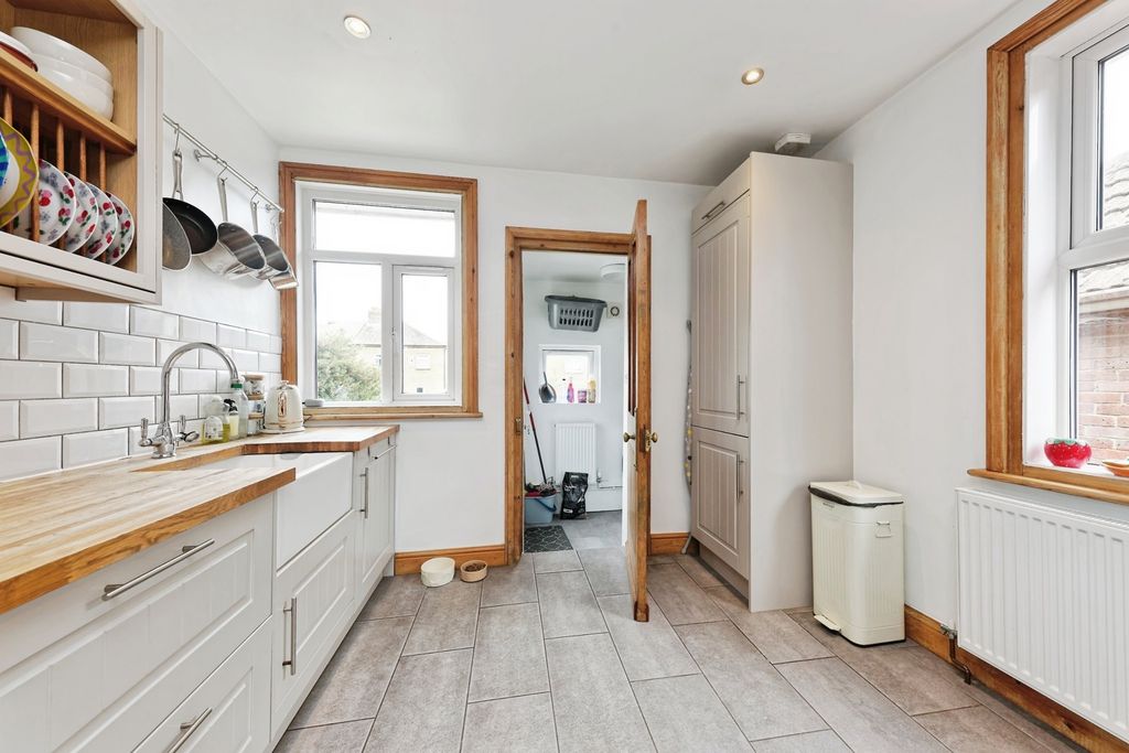 Property photo 3 of 16 Photo