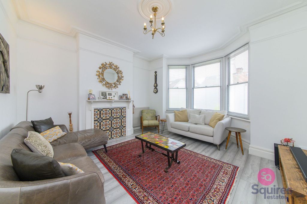 Property photo 2 of 19