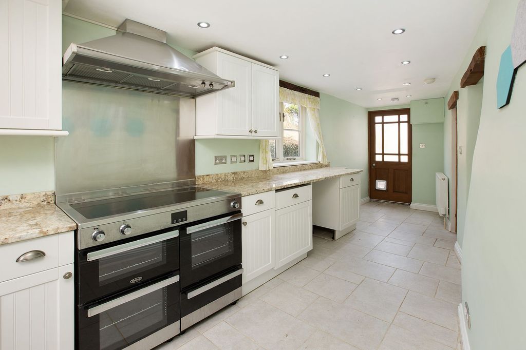 Property photo 2 of 23