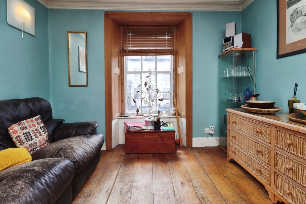 Property photo 2 of 17 Photo