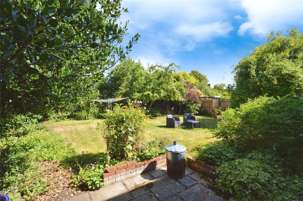 Property photo 2 of 18 Picture No. 24