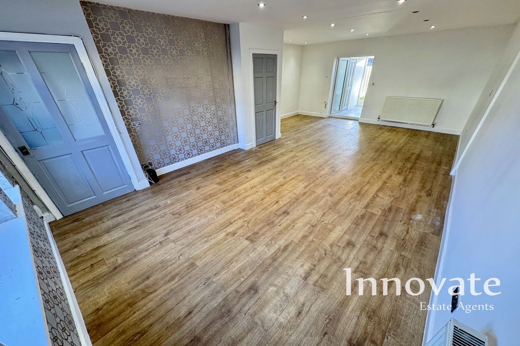 Property photo 3 of 11 Photo 5