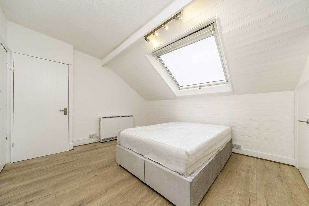 Property photo 2 of 5