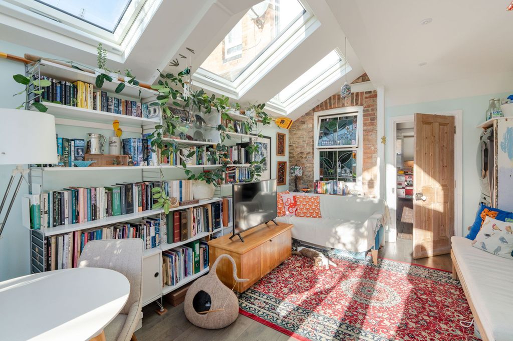 Property photo 2 of 14 Reception