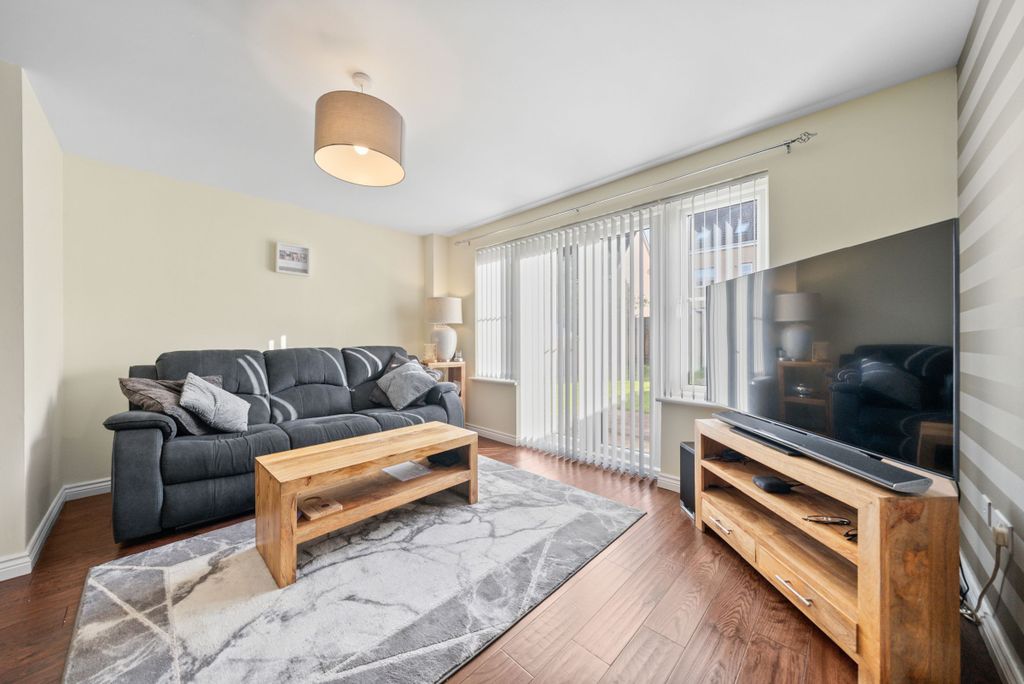 Property photo 2 of 35