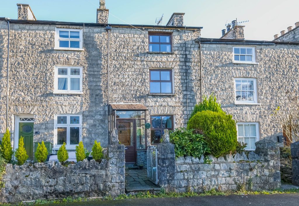 Property photo 1 of 25