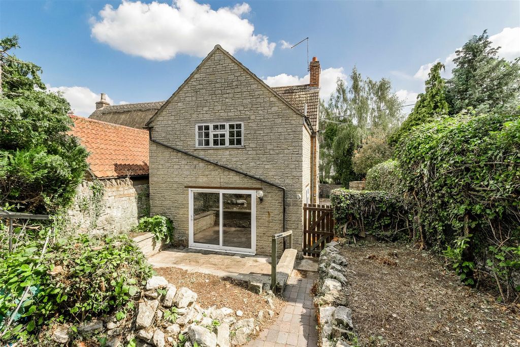 Property photo 2 of 12