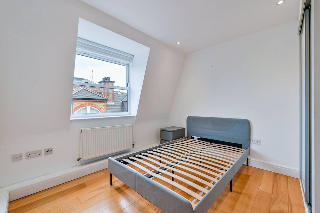 Property photo 3 of 8