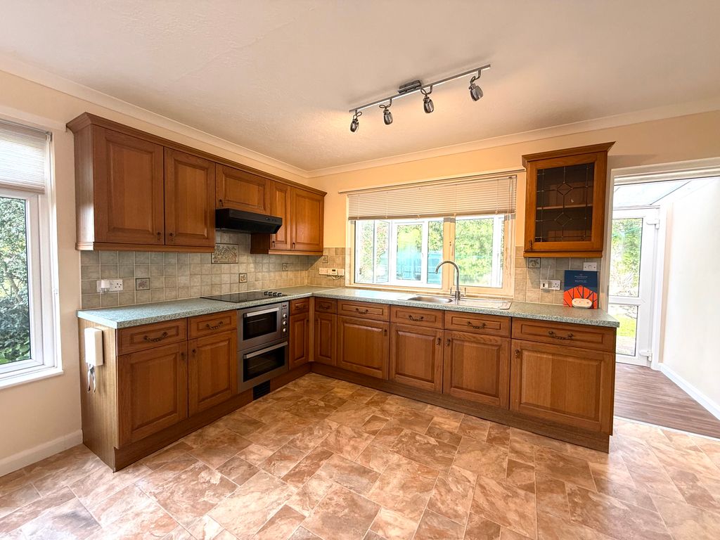 Property photo 3 of 18 10