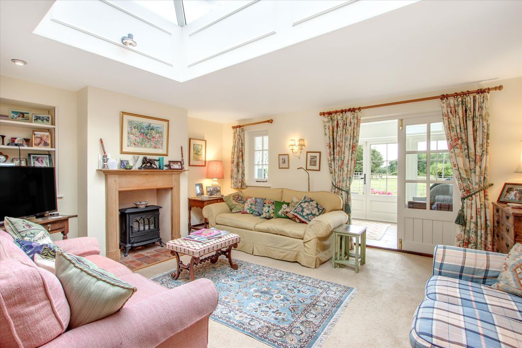 Property photo 3 of 33 Image