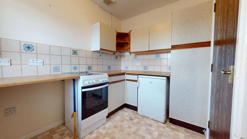 Property photo 3 of 14 4631813