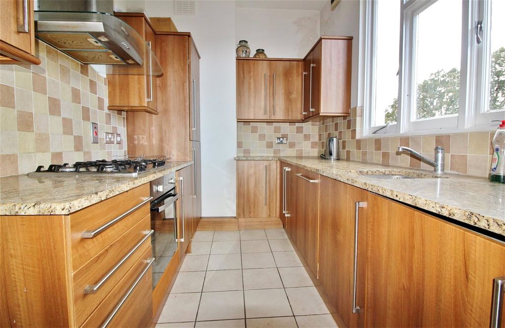 Property photo 3 of 8 Kitchen