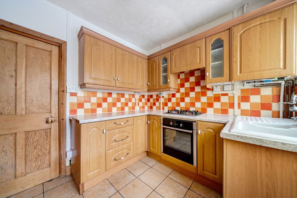 Property photo 2 of 19 Picture No. 14